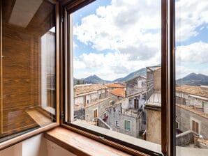 Geschmackvolles Herrenhaus in Morano Calabro mit Balkon