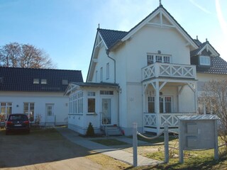 Hausansicht Wohnung im OG mit Balkon