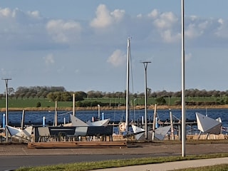 Blick zum Yachthafen