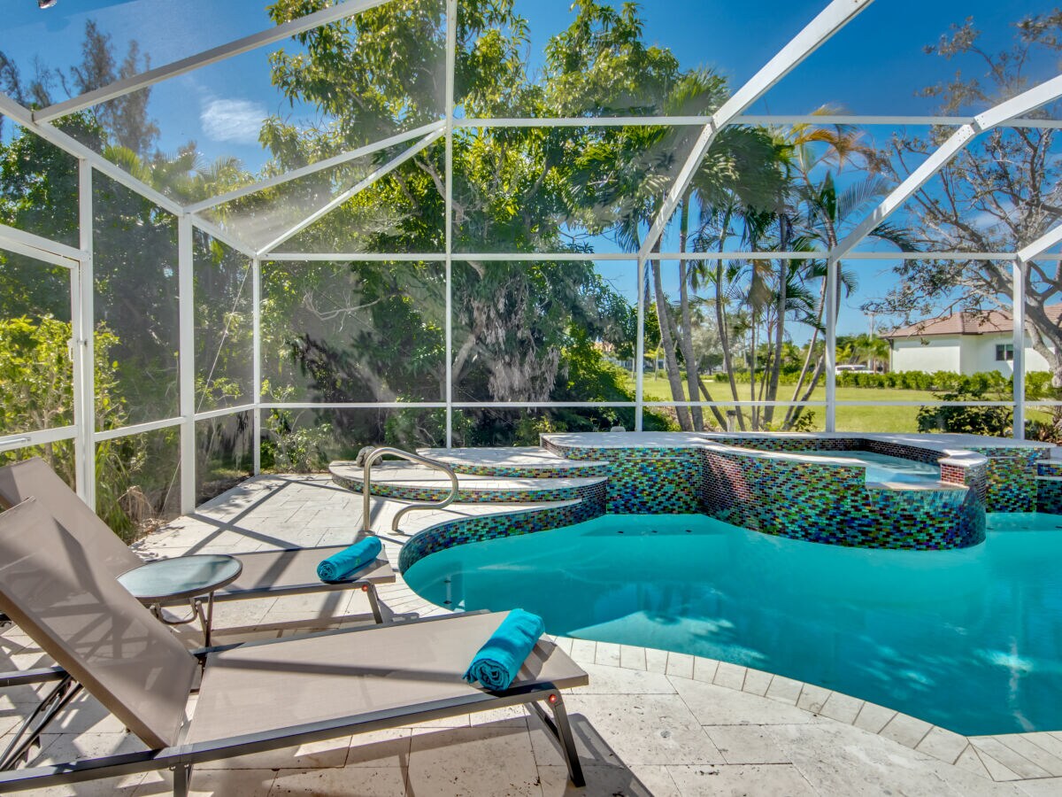 Pool/Hot Tub