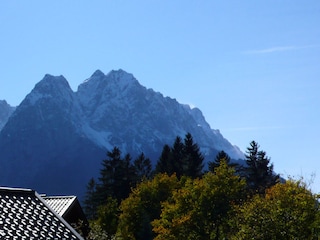 Aussicht auf Waxensteine und Zugspitze