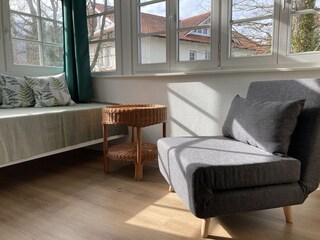 Wintergarten (mit kleinem Bett und Schlafsessel)