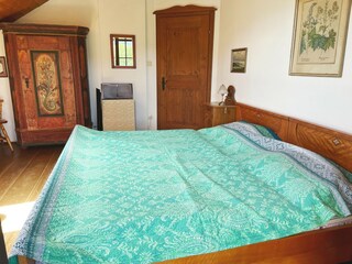 Schlafzimmer mit Doppelbett