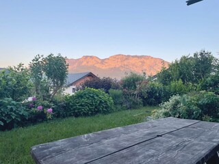 Blick zu dem Höllengebirge