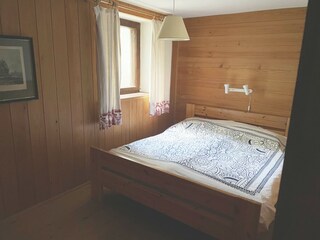 Doppelbett im Souterrain