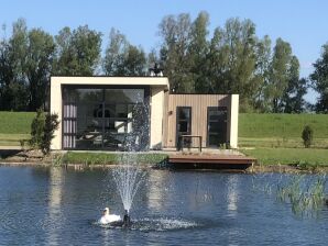Ferienhaus met motorboot (91)