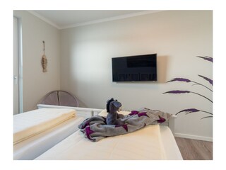 TV im 2. Schlafzimmer