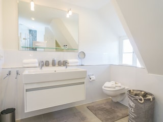 Modernes Duschbad