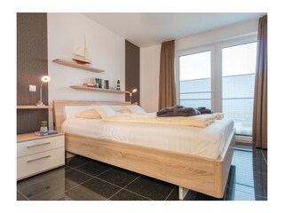 Schlafzimmer mit Doppelbett