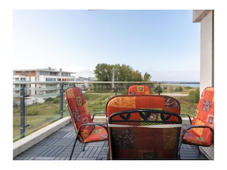 ... vom sonnigen Balkon ...