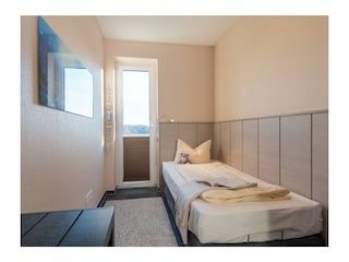 2. Schlafzimmer