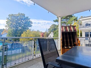 Balkon mit Strandkorb
