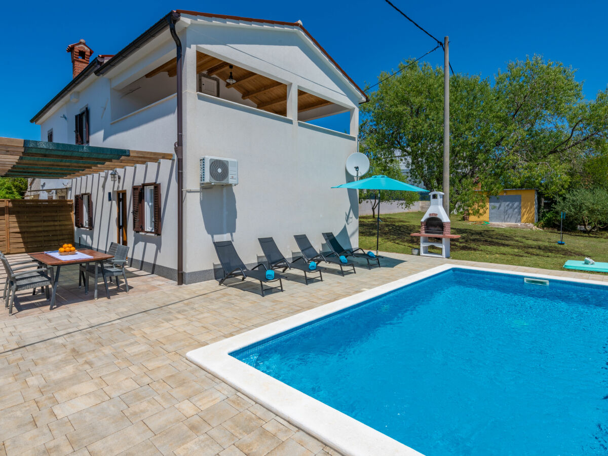 Villa Patricia with pool and garden