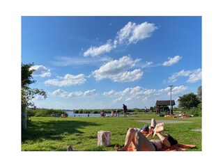 Wundervolle Badestelle + Kinderspielplatz in der Nähe