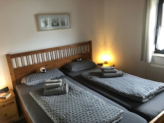 Schlafzimmer / elektr. Lattenr.