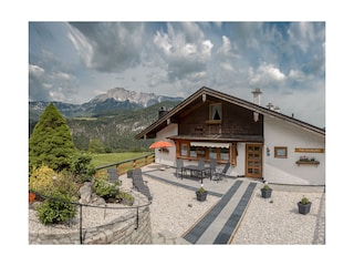 Terrasse mit Blick auf den Untersberg