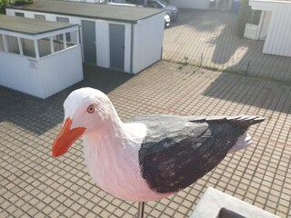 Blick vom Balkon auf die Fahhradboxen