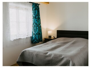 Schlafzimmer 2,  Boxspringbett 1,40 x 2,00 m