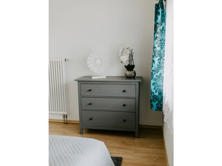 Schlafzimmer 2,  Boxspringbett 1,40 x 2,00 m