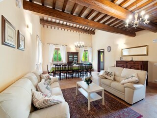 Villa Piandimeleto Features 18