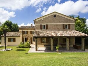 Maison de vacances rustique à Fano avec jardin et terrasse - Santa Maria Dell'Arzilla - image1