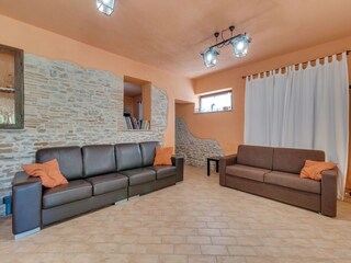 Villa Piandimeleto Features 12