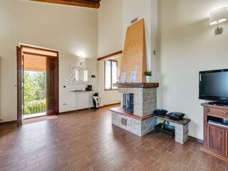 Villa Piandimeleto Features 15
