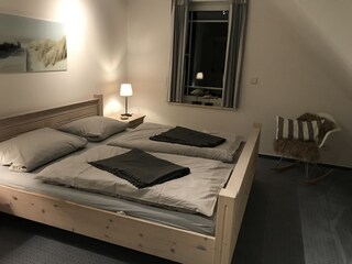 großes Schlafzimmer
