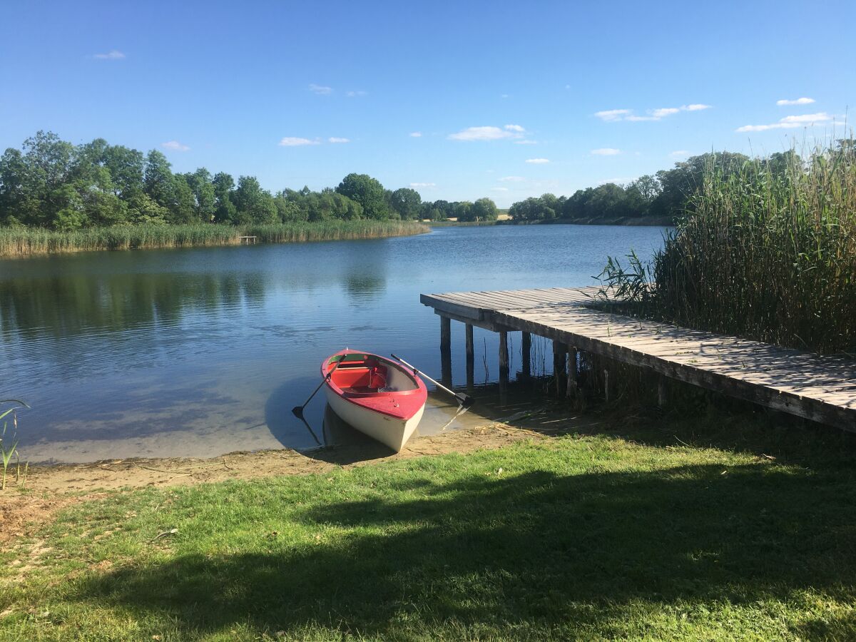 Die Badestelle am Dorfsee in Grünz