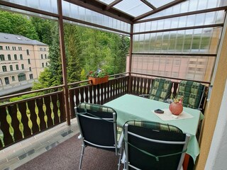 Neu überdachter Balkon