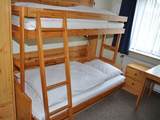 2. Schlafzimmer