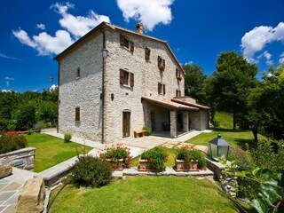 Villa Apecchio Outdoor Recording 7