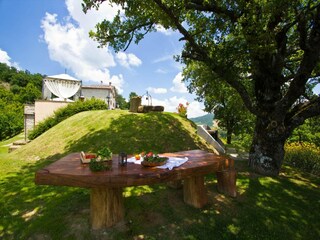 Villa Apecchio Buitenaudio-opname 12