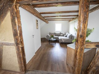 Blick von Küche ins Wohnzimmer