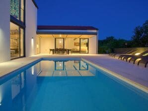 Villa Casa Forma with heated pool