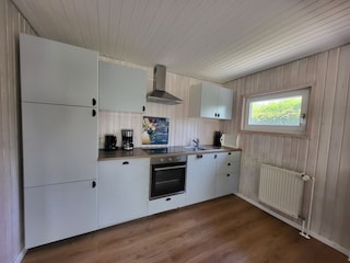 Gut ausgestattete Küchenzeile