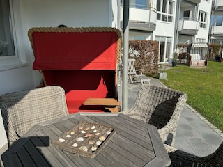 Strandkorb direkt auf der Terrasse