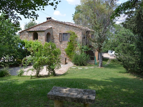 Ferienwohnung LA CASINA Wohnung in altem Landhaus mit Pool