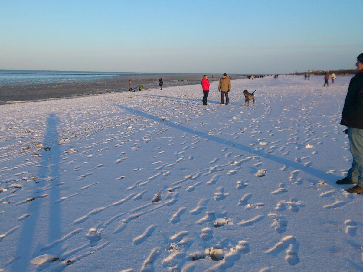 Strand im Schnee