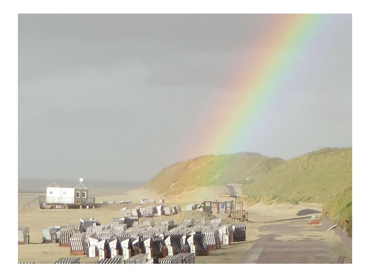 Nordstrand mit Regenbogen