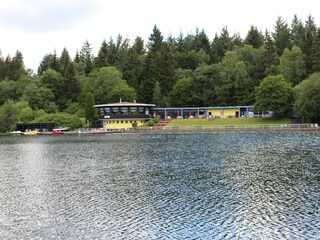 KuttelbacherTeich I Badestelle, Cafe & Tretbootverleih.