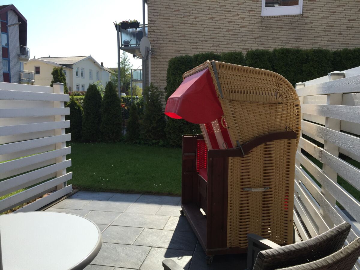 strandnahe Ferienwohnung mit Terrasse und Strandkorb, Dahme, Firma Haus
