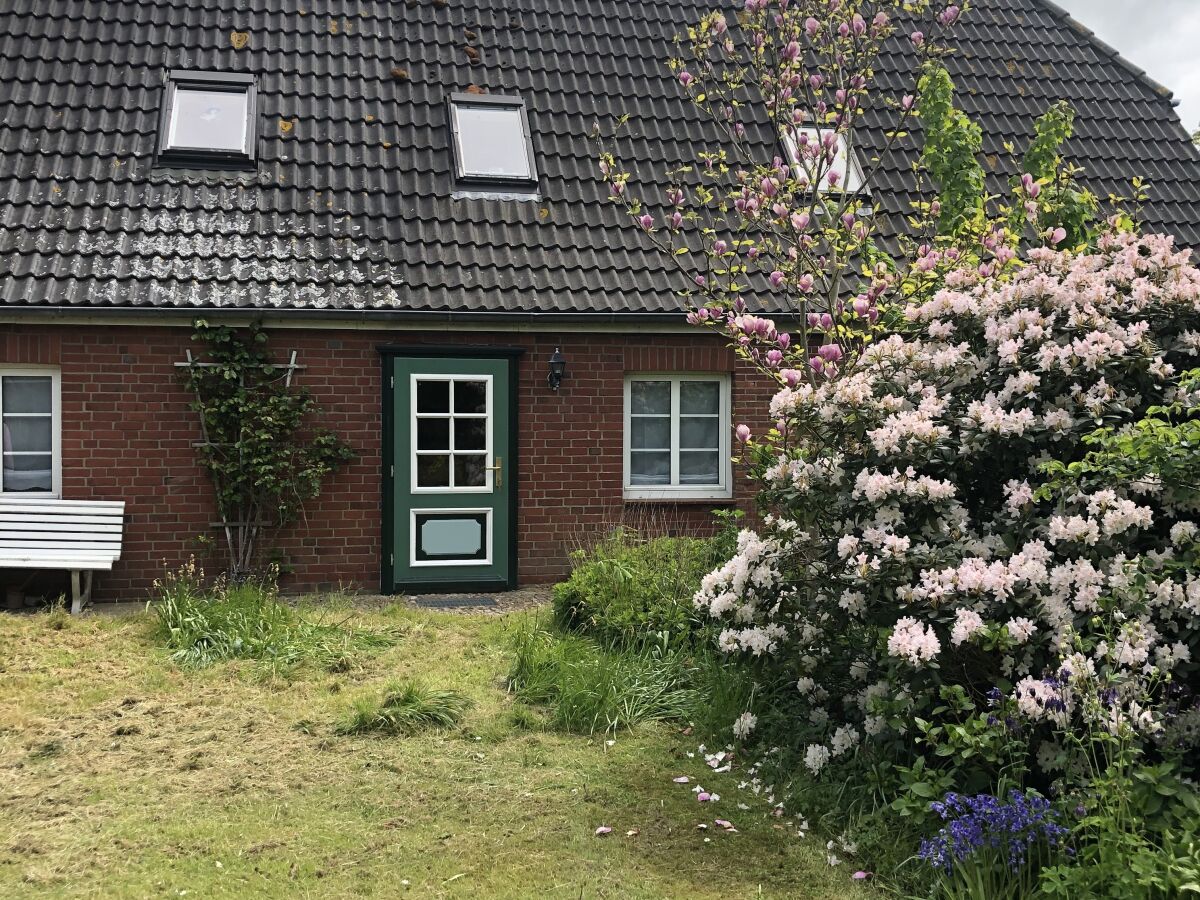 Ferienwohnung Midlum auf Föhr Außenaufnahme 1