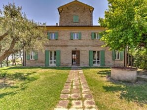 Attraktives Ferienhaus in San Silvestro mit Swimmingpool - Morro d'Alba - image1