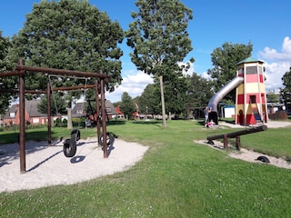 Spielplatz nur 50m von der Wohnung entfernt