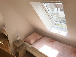 Schlafzimmer 2