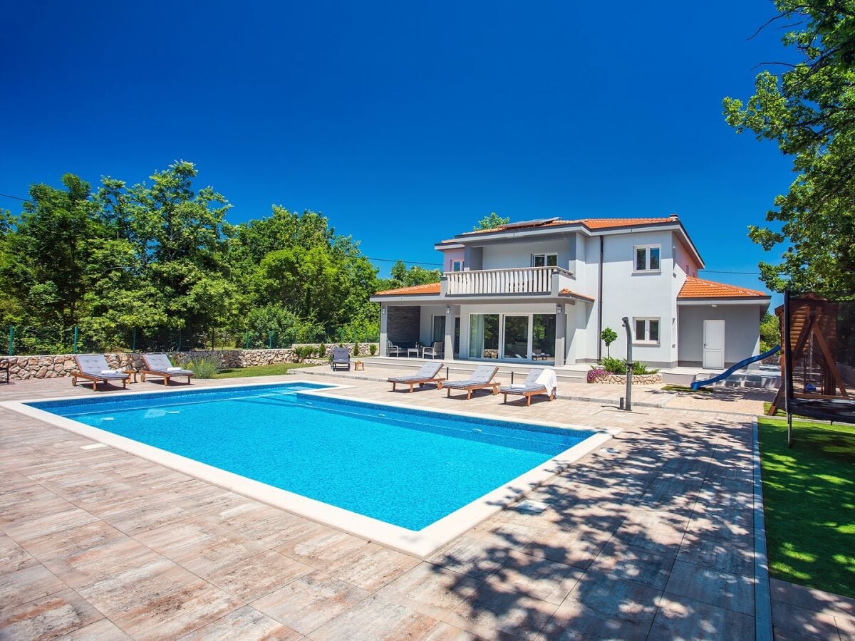 Villa Andrea mit 5 Schlafzimmern, 50 qm Pool, Funzone