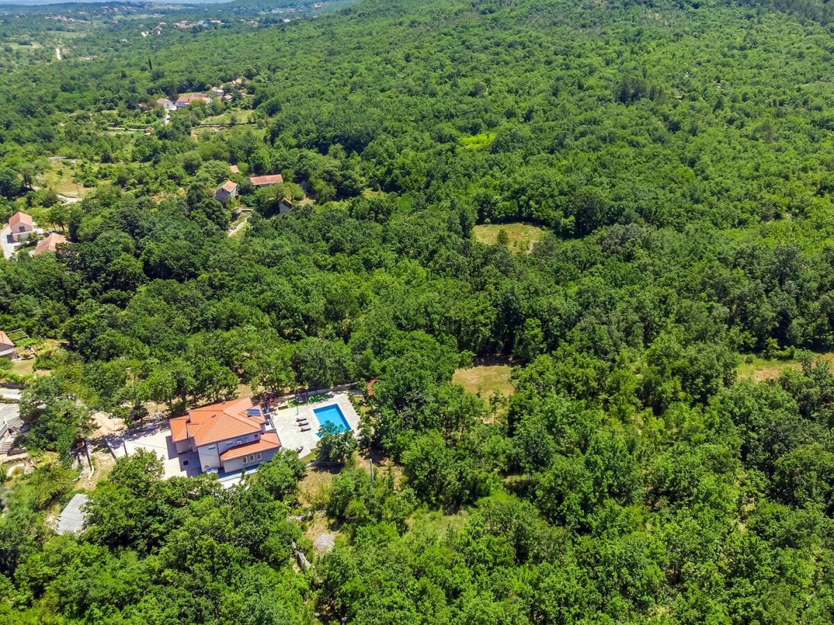 Villa Andrea befindet sich im Dorf Poljica