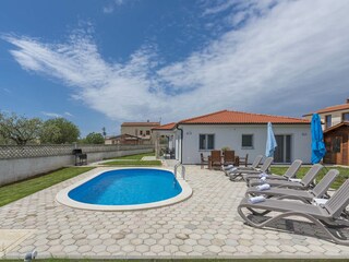 Villa Nova Vas Buitenaudio-opname 3