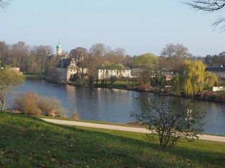 Blick auf das Jagdschloss vom Park Babelsberg
